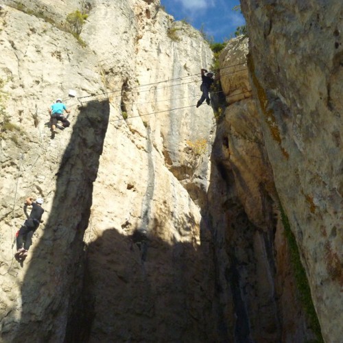 Via-ferrata Près Des Cévennes Et Dans Le Gard Avec Les Moniteurs D'entre2nature