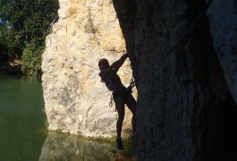 Via-ferrata Au Dessus De L'eau Près De Lunel Et St-Sériès Aux Portes Du Gard