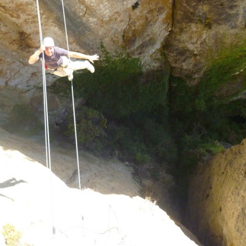 Via-ferrata Près Des Gorges Du Tarn Et Millau En Aveyron, Avec Des Moniteurs Passionnés