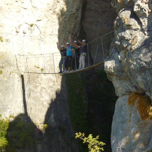 Via-ferrata Près De Millau Et Son Pont De Singe Au Liaucous Dans L'Aveyron