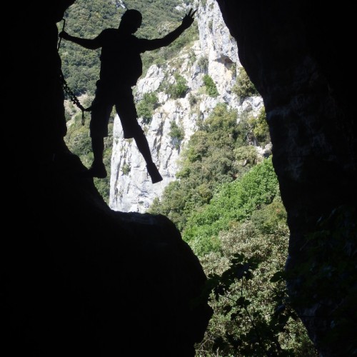 Via-ferrata Au Thaurac Dans L'Hérault Près De Montpellier Et Des Cévennes