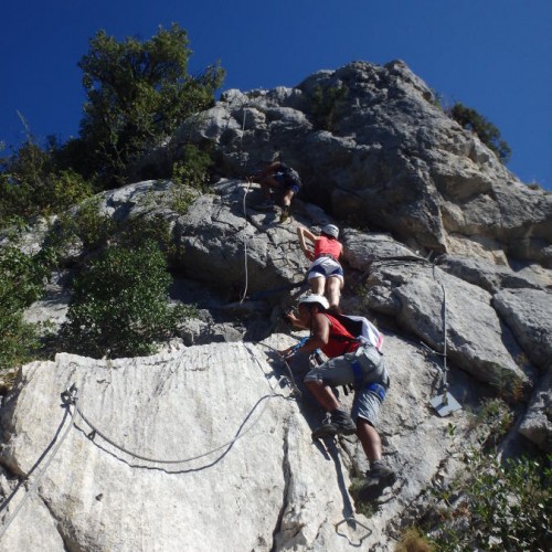 Via-ferrata Près Des Cévennes Au Thaurac Vers Montpellier Dans L'Hérault