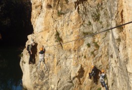 Via-ferrata Et Tyrolienne Près De Saint-Sériès, Au-dessus Du Vidourle