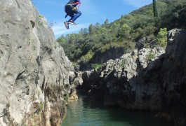 Randonnée Aquatique Dans L'Hérault Près De Montpellier Et De Saint-Guilhem Le Désert