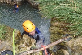 Canyoning Dans L'Hérault Près De St-Guilhem Le Désert Et De Montpellier. Activités De Pleine Nature à Sensations.