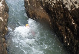 Randonnée Aquatique Près De Montpellier Dans Les Gorges De L'Hérault Au Pont Du Diable à St-Guilhem Le Désert