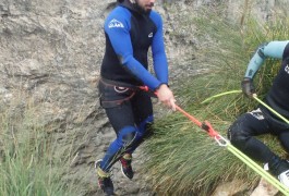 Canyoning Au Pont Du Diable à Saint-Guilhem Le Désert Près De Montpellier Avec Entre 2 Nature