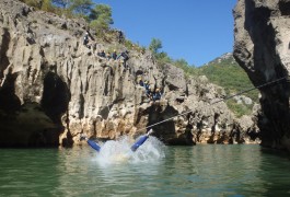 Canyoning Près De Montpellier Et St-Guilhem Le Désert Dans L'Hérault Au Pont Du Diable