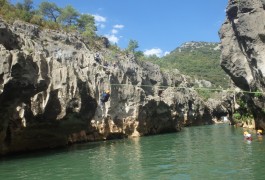 Canyoning à Saint-Guilhem Le Désert Près Du Pont Du Diable Et De Montpellier Dans L'Hérault