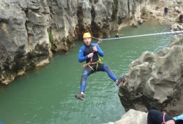 Canyoning Près De Montpellier Dans L'Hérault Au Pont Du Diable à St-Guilhem Le Désert