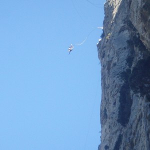 Saut Pendulaire à Saint-Guilhem Le Désert Près De Montpellier