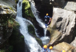 Canyoning Et Cascades En Cévennes, Dans Le Canyon Du Tapoul, Dans Le Village De Rousses.