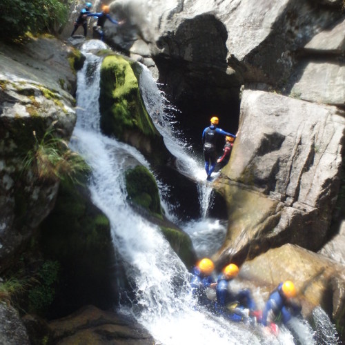 Canyoning Et Cascades En Cévennes, Dans Le Canyon Du Tapoul, Dans Le Village De Rousses.