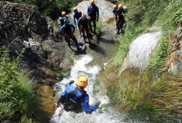 Canyoning Dans Le Ruisseau D'Albès Dans Le Caroux