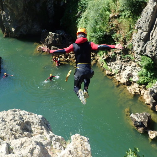 Canyon Du Diable Près De Montpellier Dans Les Gorges De L'Hérault En Occitanie