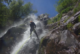 Rappel Au Canyon Des Cascades D'Orgon Dans Les Cévennnes