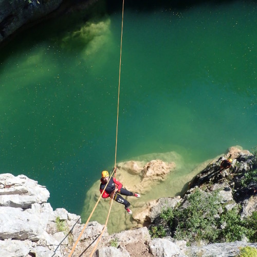 Canyon Du Ravin Des Arcs Et Sa Tyrolienne Dans L'Hérault