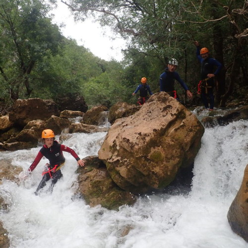 Canyoning Et Randonnée Aquatique Au Canyon Du Ravin Des Arcs