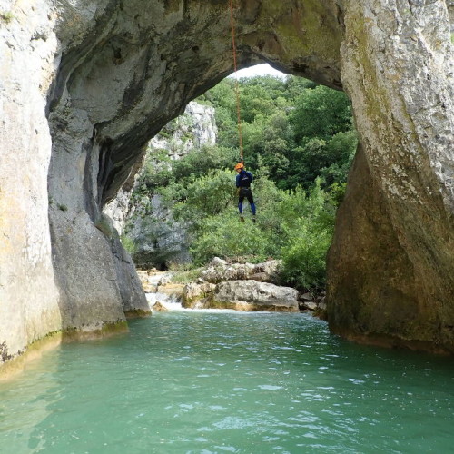 Canyon Du Ravin Des Arcs Et Sa Descente En Rappel Sous L'arche