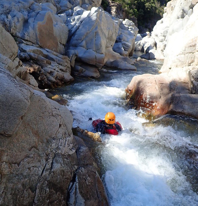 Canyoning Près D'Anduze Et Alès Au Canyon Du Soucy Dans Le Gard