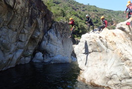 Canyoning Proche D'Anduze Dans Le Gard Au Canyon Du Soucy