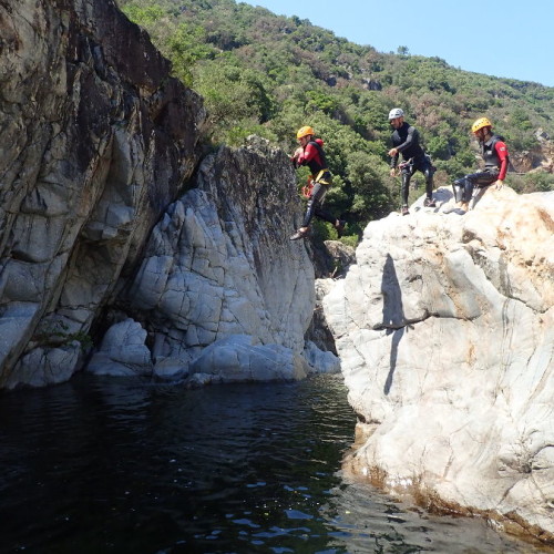 Canyoning Proche D'Anduze Dans Le Gard Au Canyon Du Soucy