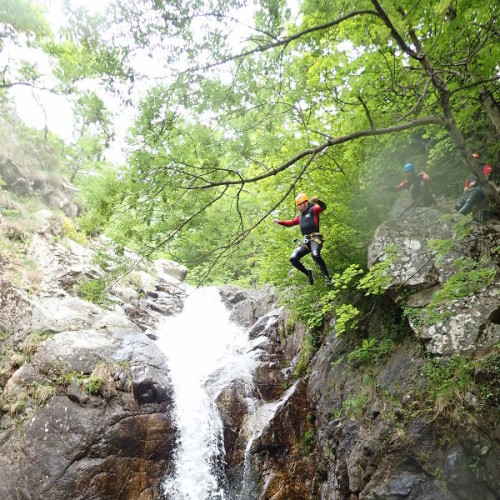 Saut En Canyoning Au Canyon Des Cascades D'Orgon En Cévennes