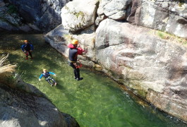 Canyoning Dans Les Cévennes Près De Montpellier, Au Canyon Du Tapoul