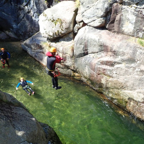 Canyoning Dans Les Cévennes Près De Montpellier, Au Canyon Du Tapoul