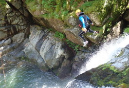 Canyoning Et Saut En Cévennes Au Tapoul Avec Entre2nature