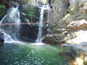 Canyon du Tapoul en Cévennes avec sa tyrolienne splash. A deux pas du gard et de l'Hérault.