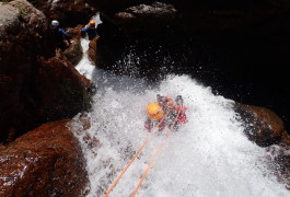 Canyoning En Cévennes Au Tapoul Avec Son Toboggan Arrosé