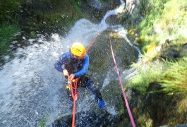 Descente En Rappel Dans Le Canyon De L'Albès Au Caroux