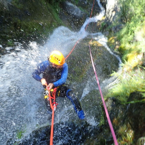 Descente En Rappel Dans Le Canyon De L'Albès Au Caroux