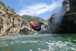 Tyrolienne En Canyoning Au Diable Près De Montpellier Et St-Guilhem Le Désert Dans L'Hérault