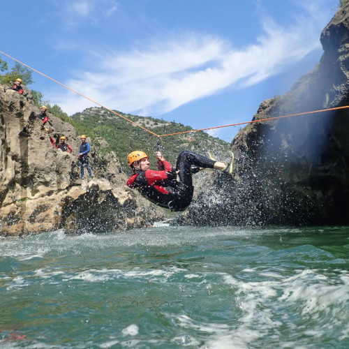 Tyrolienne En Canyoning Au Diable Près De Montpellier Et St-Guilhem Le Désert Dans L'Hérault