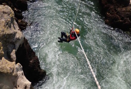 Canyoning Au Daible Te Sa Tyrolienne Près De Montpellier Dans Les Gorges De L'Hérault