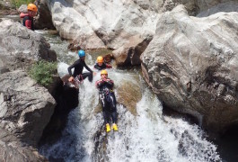 Toboggan En Canyoning Au Soucy Dans Le Gard, Près D'Anduze Et Alès