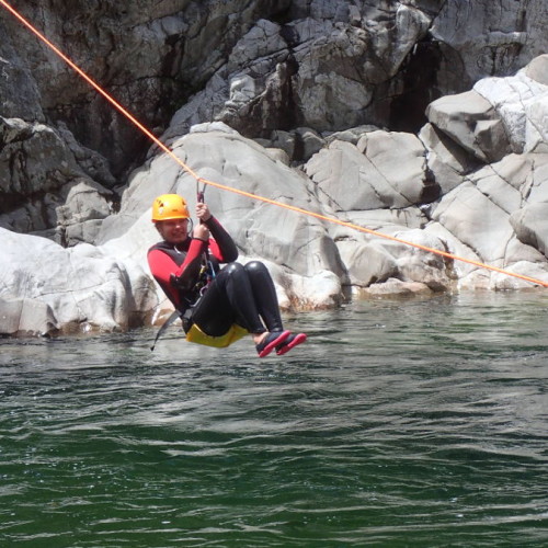 Tyrolienne En Canyoning Au Canyon Du Soucy Dans Le Gard