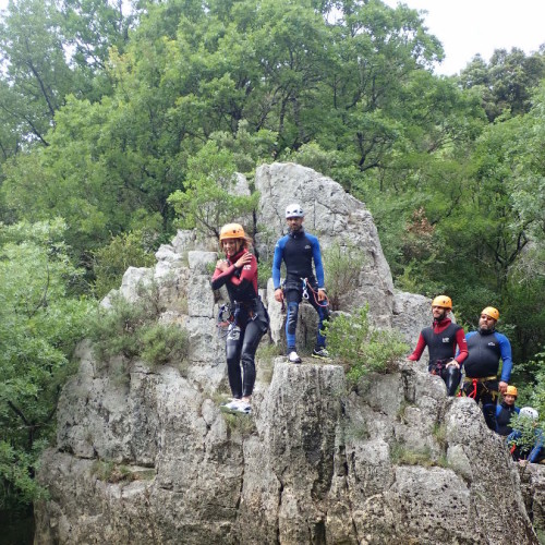 Canyoning Et Saut Dans L'Hérault Près De Montpellier Au Ravin Des Arcs