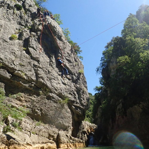 Tyrolienne Et Canyoning Dans L'Hérault Au Canyon Du Ravin Des Arcs