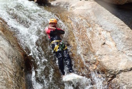 Canyoning à Mons La Trivalle Avec Pleins De Toboggans Divers Et Variés