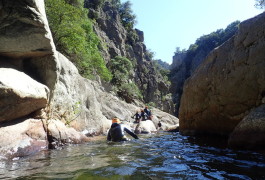 Canyoning à Béziers Dans Le Canyon Du Rec Grand, Dans L'Hérault