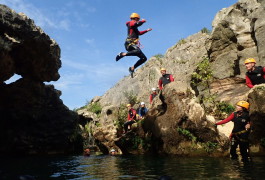 Canyoning Au Diable Près De Montpellier Dans L'Hérault En Languedoc-Roussillon