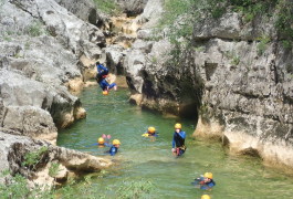 Canyoning Près De Montpellier Dans L'Hérault Au Ravin Des Arcs