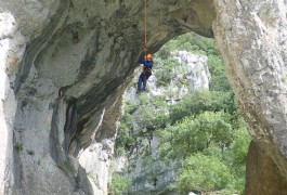 Canyoning Près De Montpellier Et Son Rappel En Fil D'araignée