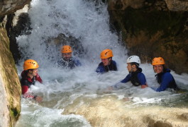 Canyoning Près De Montpellier Au Ravin Des Arcs En Occitanie Dans L'Hérault