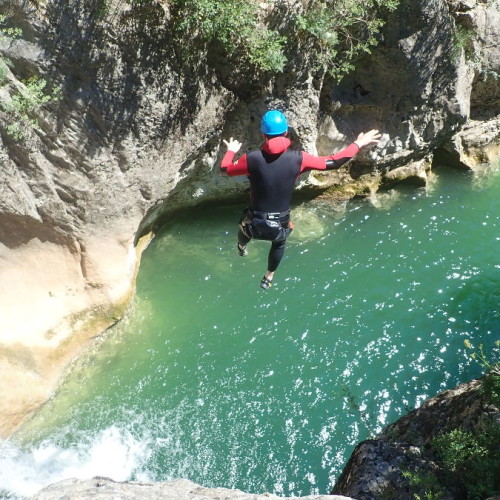 Canyoning Et Saut Dans Le Canyon Du Ravin Des Arcs