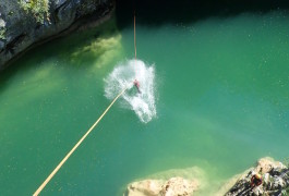 Tyrolienne En Canyoning Au Ravin Des Arcs