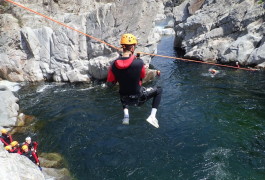 Tyrolienne En Canyoning Près De D'Anduze Et D'Alès